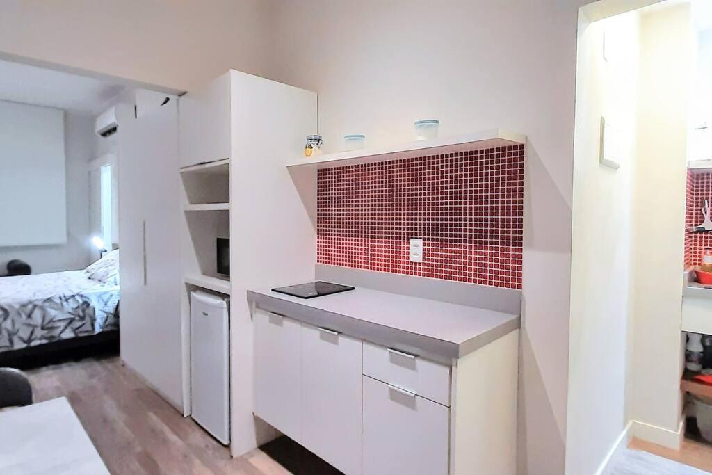 Apartamento Av Atlântica - Posto 4 - Térreo *